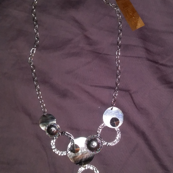 Treska statement necklace. - Picture 5 of 7